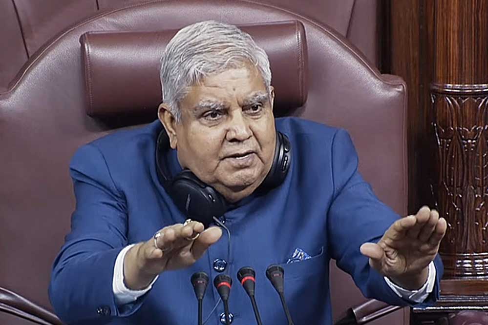 सिविल सेवा की नौकरियों के मोह से बाहर निकलने की जरूरत: धनखड़
