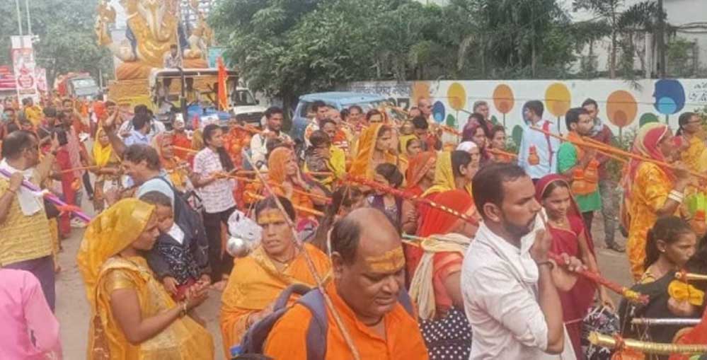 सीवन नदी से कुबेरेश्वर धाम तक उमड़ा आस्था का सैलाब, सीहोर में निकली भव्य कांवड़ यात्रा
