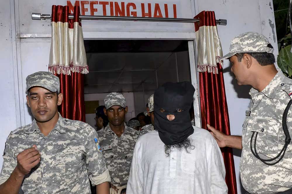 झारखंड में AQIS के सात आतंकी गिरफ्तार, ATS ने बरामद की एके-47