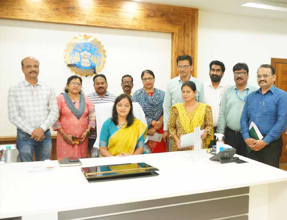 नवागत सीईओ जयति सिंह ने पदभार ग्रहण किया, शाखाओं की ली जानकारी