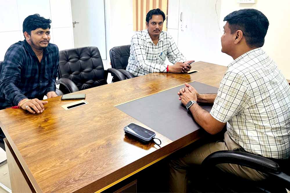 ग्वालियर के निवेश प्रोत्साहन केन्द्र में दो उद्यमियों को मिली मदद