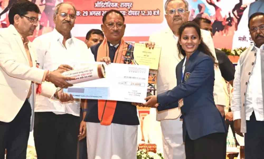 छत्तीसगढ़ के मुख्यमंत्री विष्णु देव साय ने की घोषणा, माओवाद प्रभावित जिलों के विद्यार्थियों को ब्याज मुक्त शिक्षा ऋण
