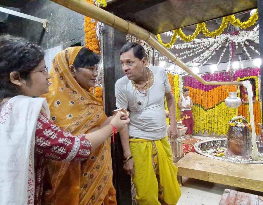 भाद्रपद कृष्ण पक्ष की एकादशी पर बाबा महाकाल की शरण में पहुंची मंत्री उइके