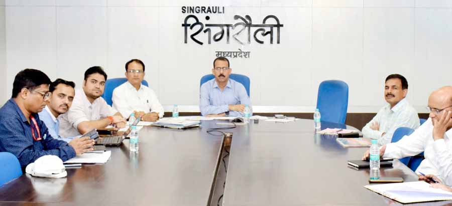 सड़कों से निराश्रित गौवंश को सुरक्षित बड़ों में रख सड़क दुर्घटना की संभावना करें कम : मुख्य सचिव
