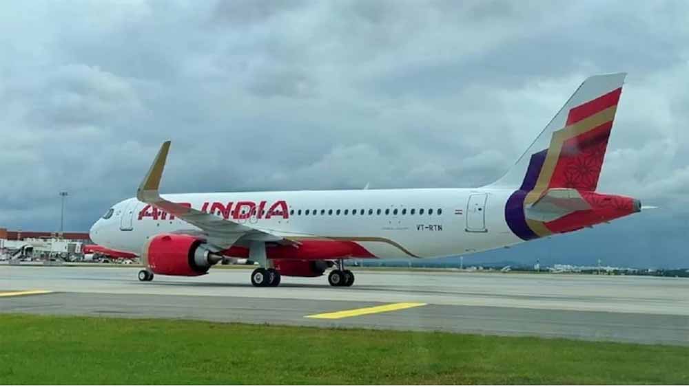 एयर इंडिया की एक महिला क्रू मेंबर के साथ लंदन की नामी होटल में बदसलूकी का मामला, कमरे में घुसकर की मारपीट