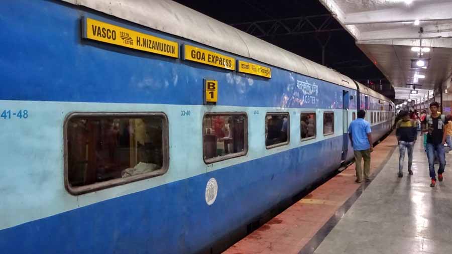 गोवा एक्सप्रेस में महिला को आया हार्ट अटैक, ग्वालियर रेलवे स्टेशन पर तड़पती रही, हुई मौत