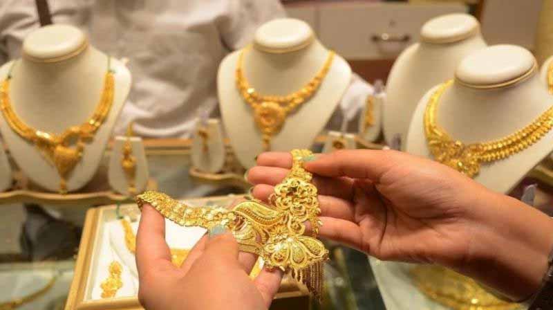 त्योहारों की शुरुआत होते ही सोने की बढ़ी चमक, भाव में 25 % तक वृद्धि