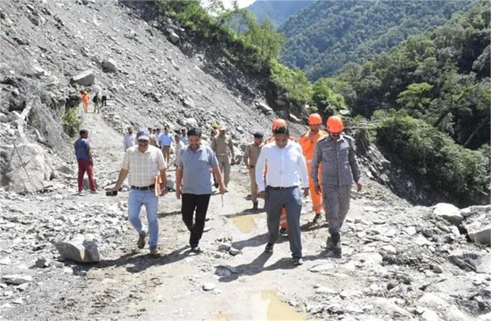 अतिवृष्टि के कारण कई जगह क्षतिग्रस्त हो गए केदारनाथ पैदल मार्ग पर यात्रा शुरू