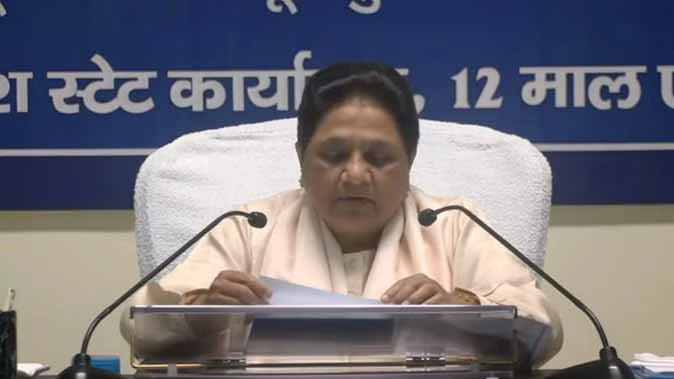 महिला अपराधों में राजनीति नहीं, सख्त कदम उठाने की जरूरत: मायावती