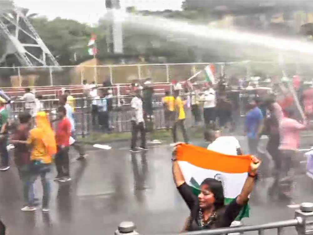 कोलकाता के अस्पातल में महिला डॉक्टर से रेप और हत्या के विरोध ‘नबन्ना अभियान’ प्रदर्शन हिंसक हो गया