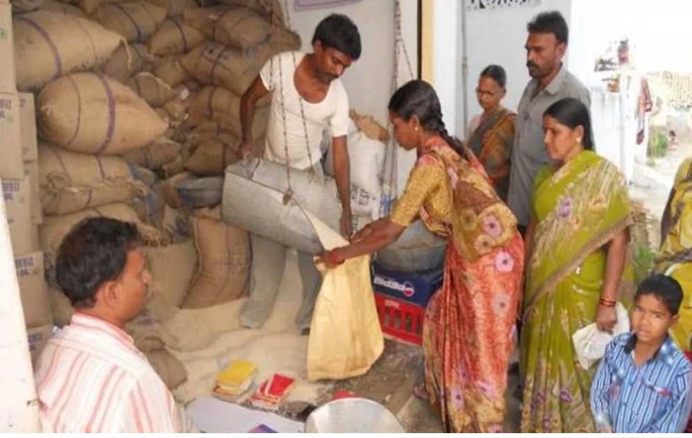 अगस्त की राशन सामग्री नहीं लेने वाले परिवारों को किये जा रहे एमएमएस