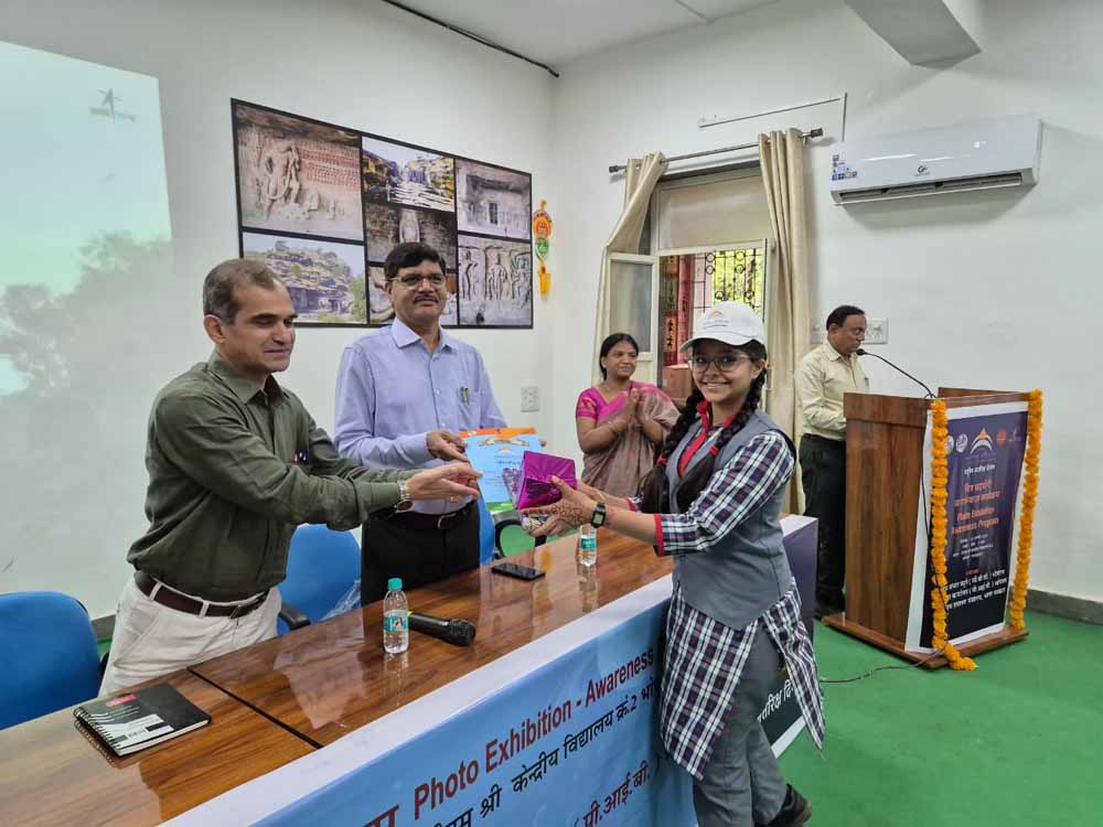 अंतरिक्ष वैज्ञानिकों की उपलब्धि हम सबके लिए गर्व की बात, फोटो प्रदर्शनी और जन जागरूकता कार्यक्रम संपन्न