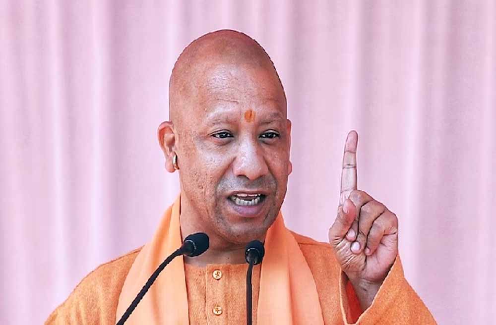 बांग्लादेश में हिंदुओं पर हो रहे अत्याचारों के बीच योगी ने हिंदुओं को जाति में विभाजित होने के बजाय एकजुट रहने की अपील की