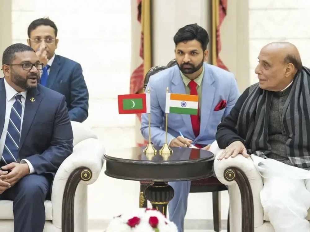 भारत और मालदीव के रिश्ते एक बार फिर से पटरी पर लौटे, मालदीव के रक्षा मंत्री ने की राजनाथ सिंह से बात