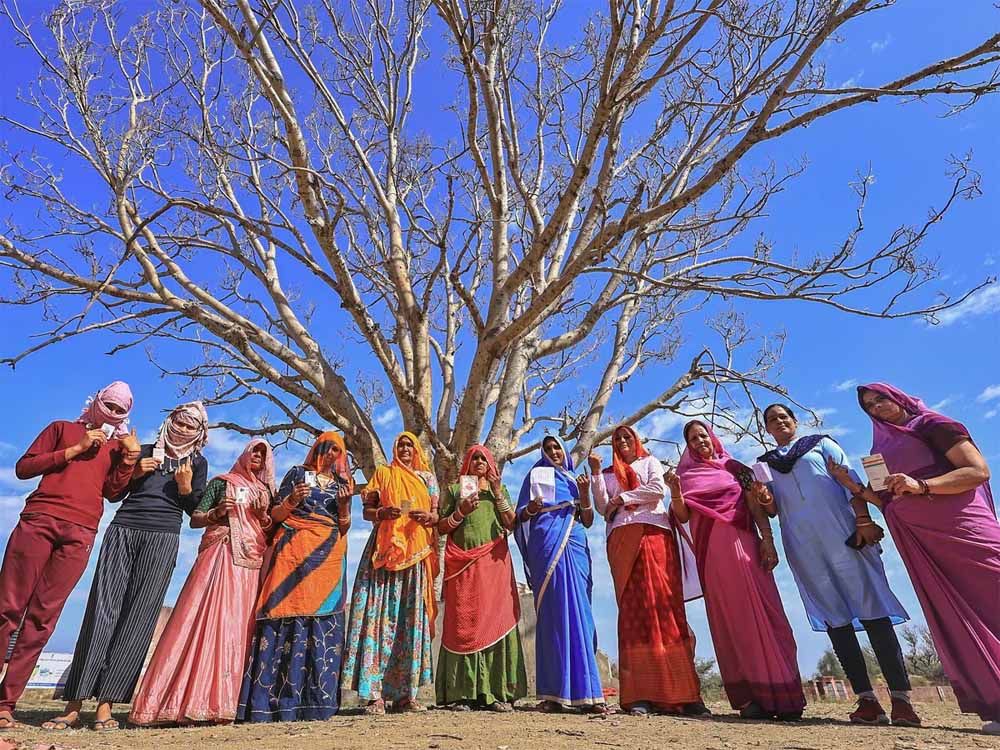 भारत के 14 राज्यों और केंद्र शासित प्रदेशों में महिलाओं की मतदाता संख्या ने पुरुषों को पीछे छोड़ दिया