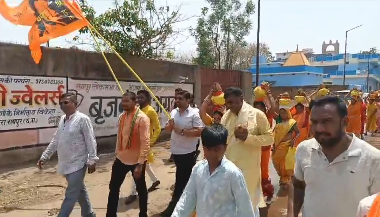 खरोरा थाना परिसर बना श्रद्धा का केंद्र, भव्य कलश यात्रा से गूंजा नगर