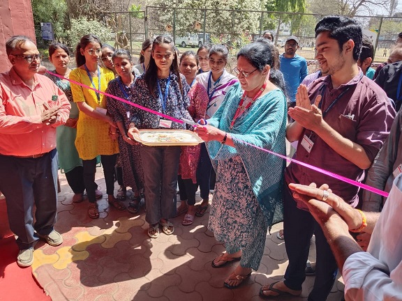 भोपाल सेंट्रल लाइब्रेरी में विज्ञान और खगोल मॉडल्स की झलक, छात्रों में जगी जिज्ञासा और नवाचार की भावना