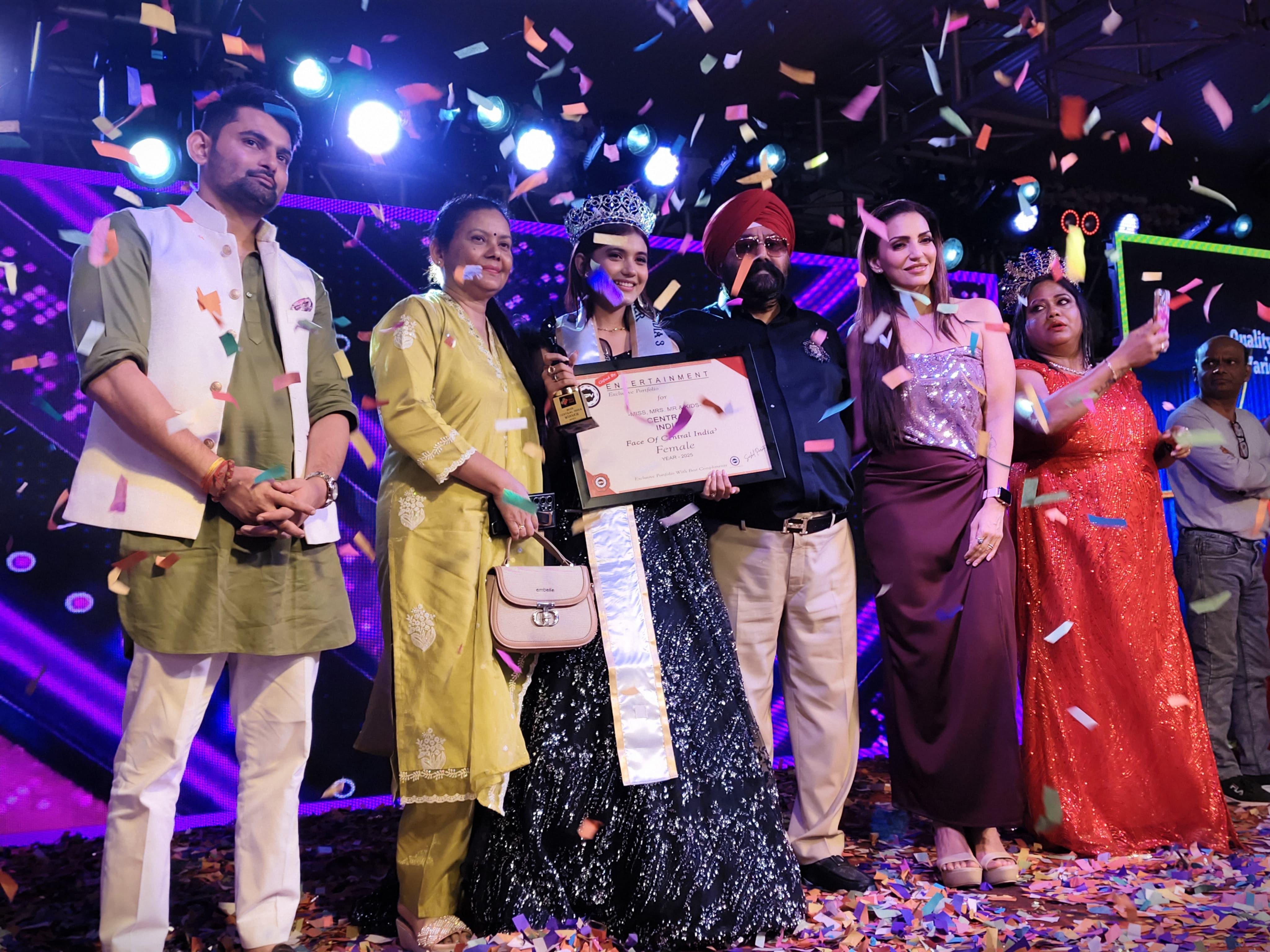 रायपुर में फैशन का महाकुंभ: सेंट्रल इंडिया 3 का ग्रैंड फिनाले संपन्न,ग्रैंड ग्रुप के चेयरमैन गुरुचरण सिंह होरा और सेलिब्रिटी गेस्ट नवीना बोले शामिल हुईं