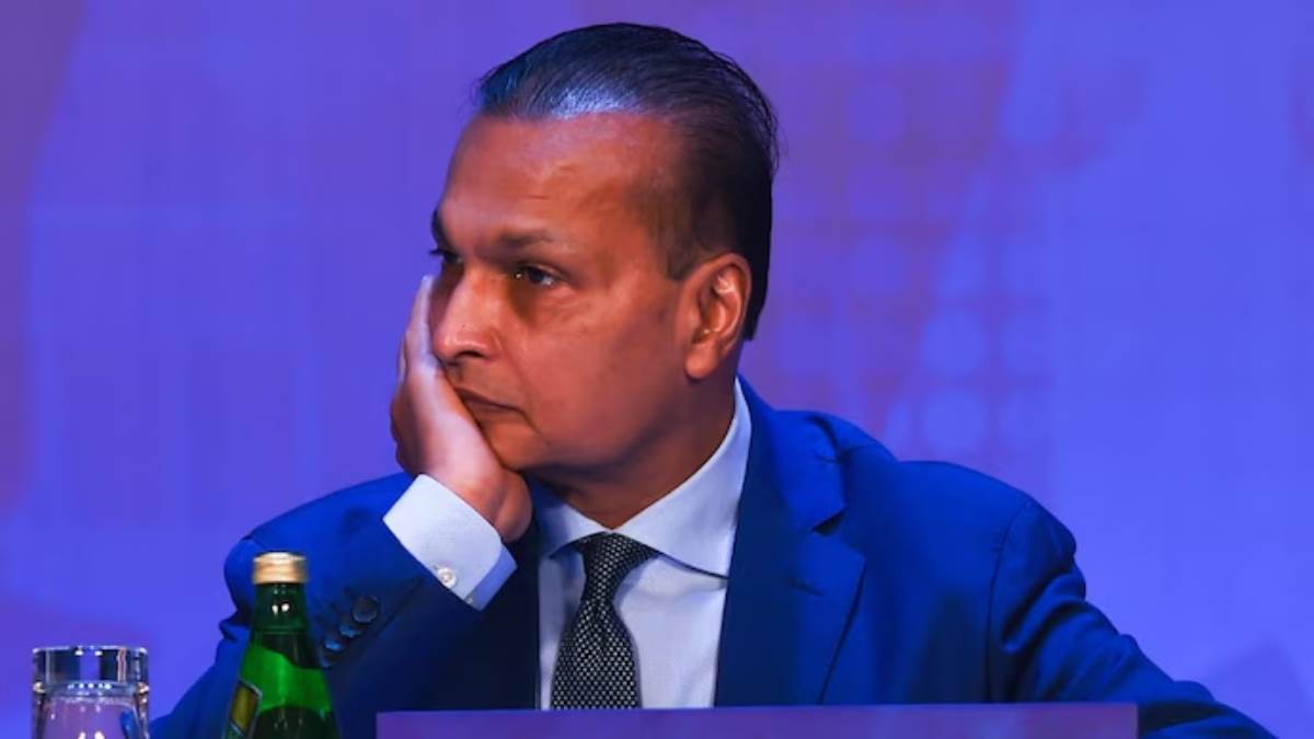अनिल अंबानी के कई ठिकानों पर प्रवर्तन निदेशालय (ED) की छापेमारी हुई। मनी लॉन्ड्रिंग केस से जुड़ी कार्रवाई से कारोबारी जगत में हलचल मच गई।