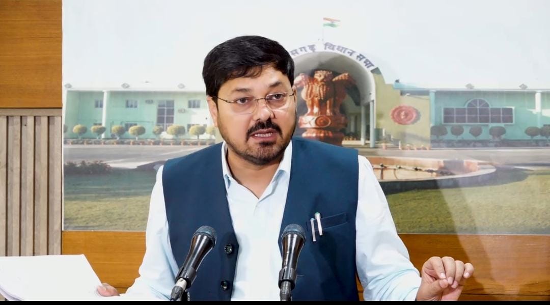 धरसींवा विधायक अनुज शर्मा ने विधानसभा में उठाए जनहित के तीन बड़े मुद्देबिना होलोग्राम शराब, नोटिस विवाद और नेचर सफारी की स्थिति पर मांगे जवाब