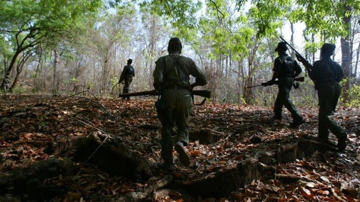 कमजोर पड़ते नक्सली अब ग्रामीणों पर निकाल रहे गुस्सा