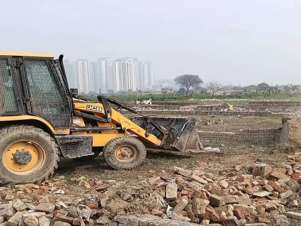 अवैध प्लॉटिंग पर कार्रवाई, फिर भी भूमाफिया बचे