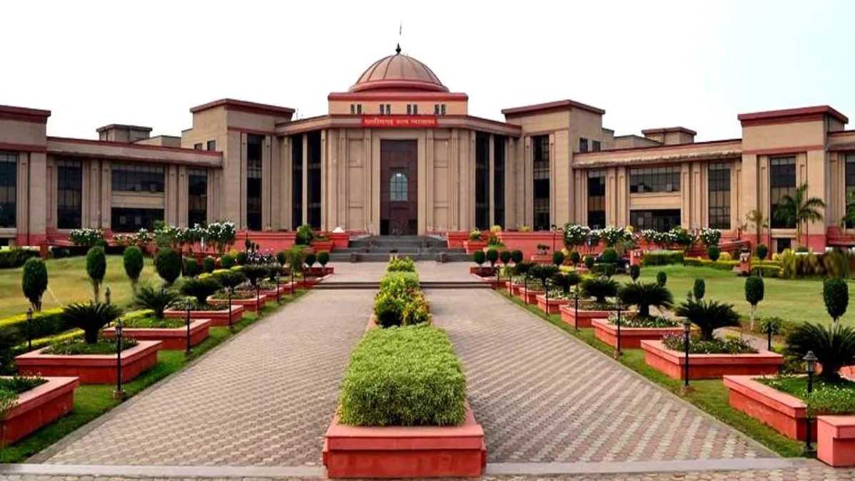 महिला संविदा कर्मचारियों की मातृत्व वेतन में जीत