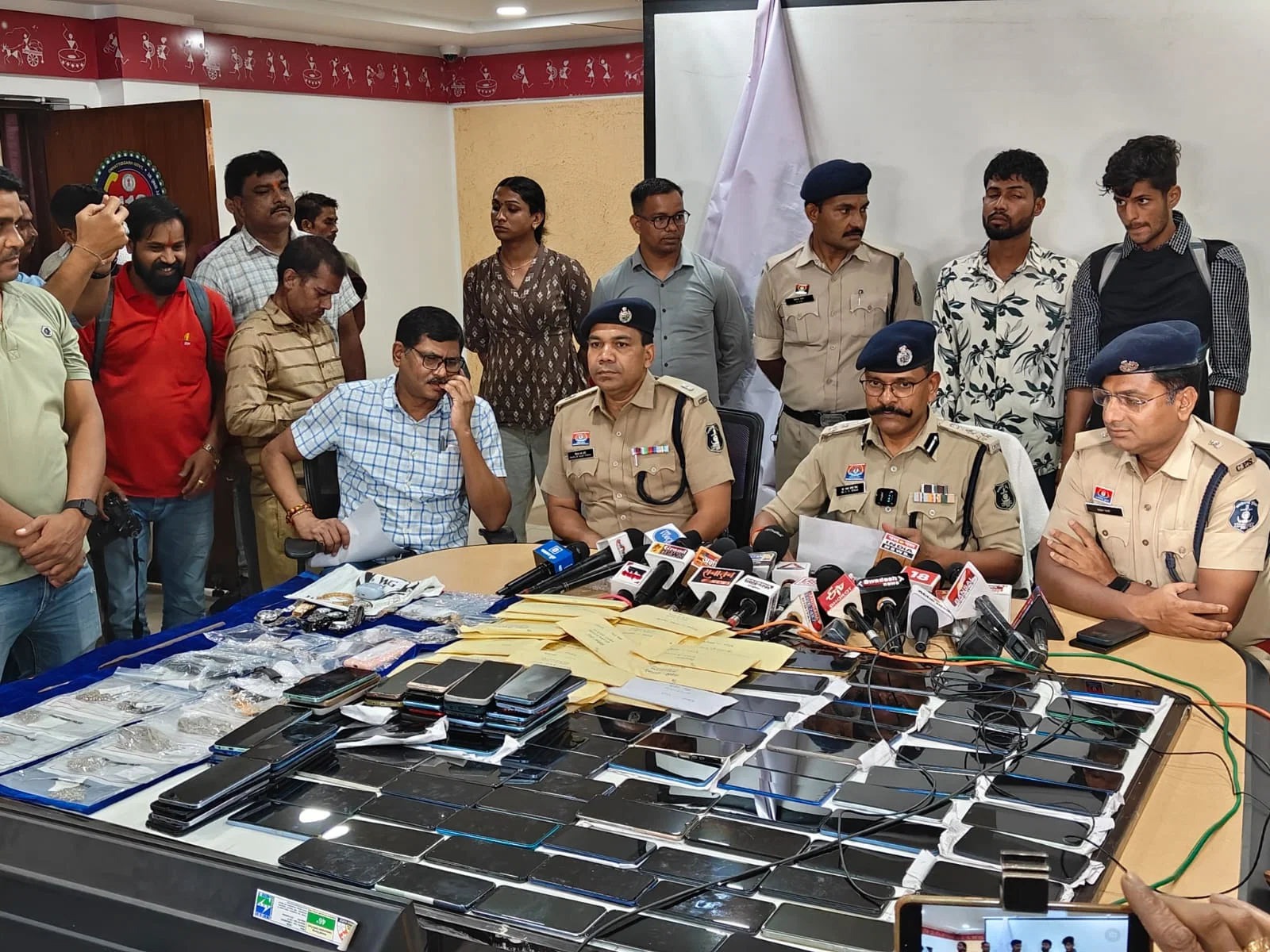 रायपुर में दो चोर गिरफ्तार, 6.20 लाख बरामद