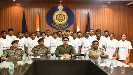 नक्सली संगठन को बड़ा झटका, 21 सरेंडर हुए