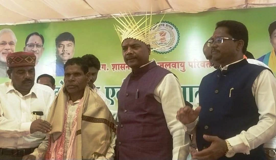 किसान ने वनभूमि छोड़ी, समाज के लिए बनी मिसाल