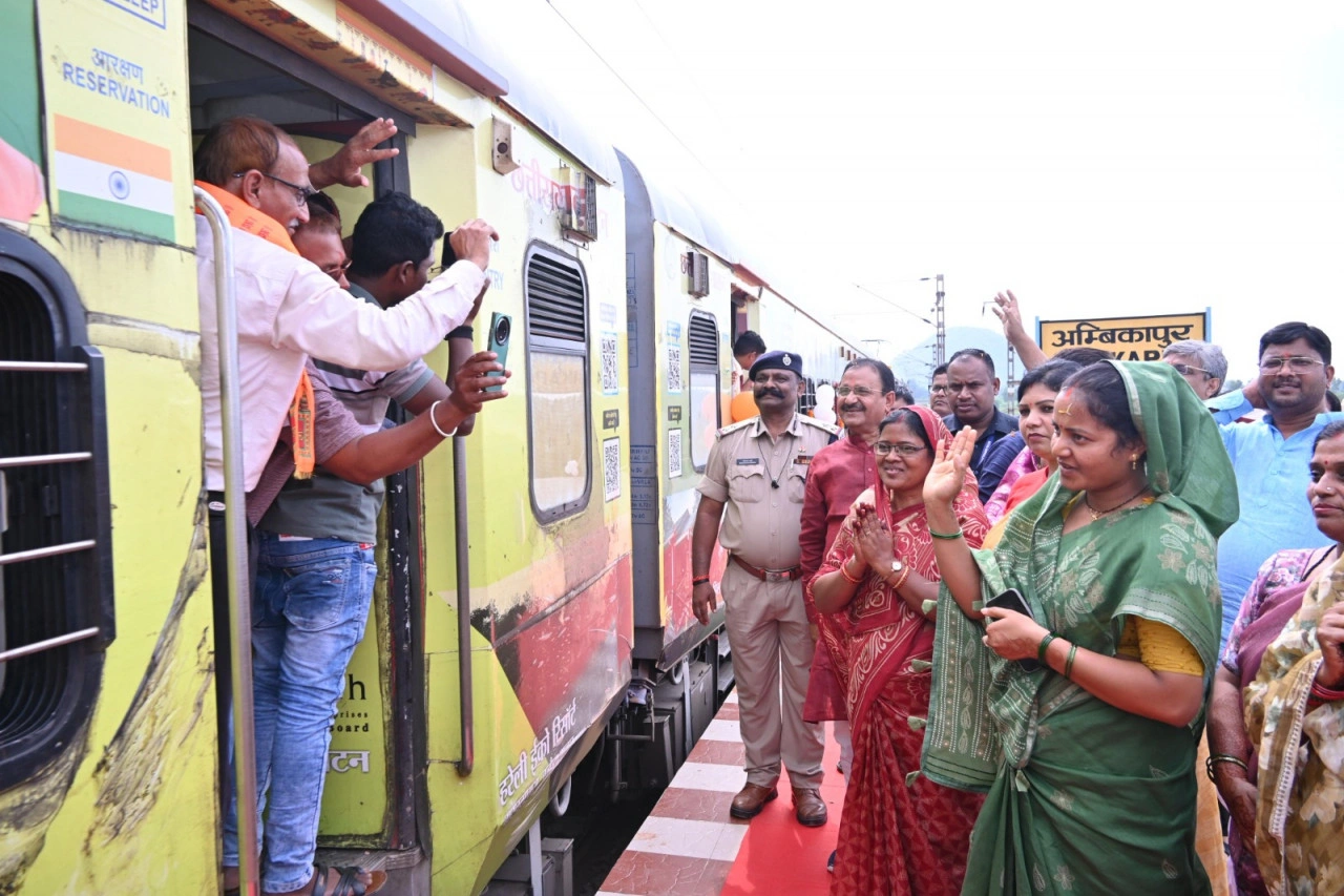 छत्तीसगढ़ से रामललादर्शन  के लिए श्रद्धालुओं की विशेषट्रेन रवाना