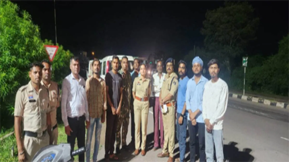 सड़क पर मवेशी छोड़ने पर सात मालिकों पर FIR