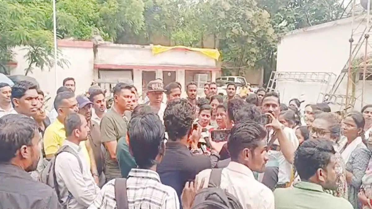 NHM कर्मचारी संघ अध्यक्ष पुलिस हिरासत में ले लिया