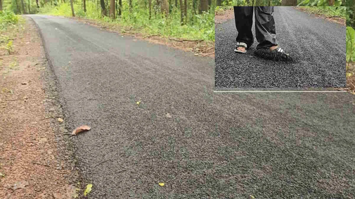 बस्तर की प्लास्टिक सड़क पहली बारिश में टूटी