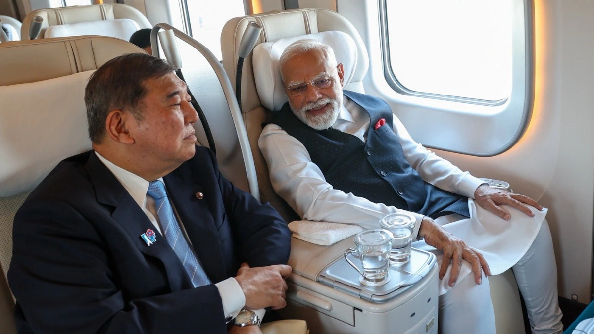 पीएम मोदी ने जापान में बुलेट ट्रेन यात्रा की