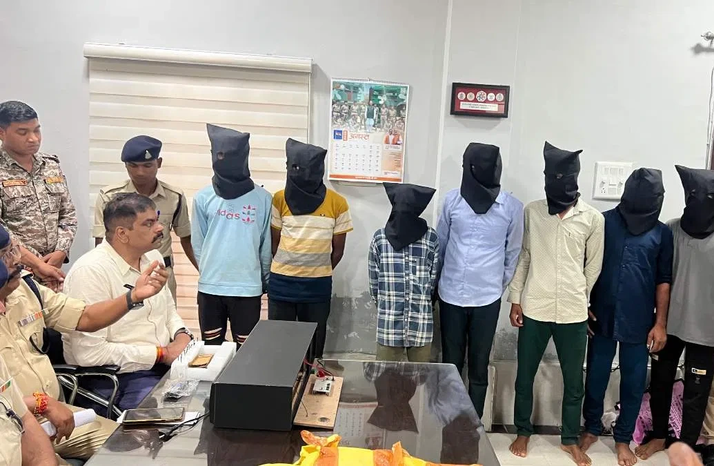 सनकी आशिक ने प्रेमिका को स्पीकर में बारूद