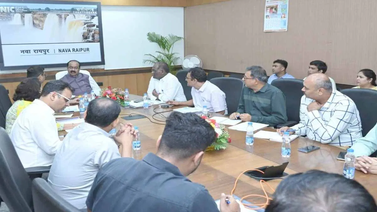 उप मुख्यमंत्री अरुण साव ने नगरीय निकाय बैठक में