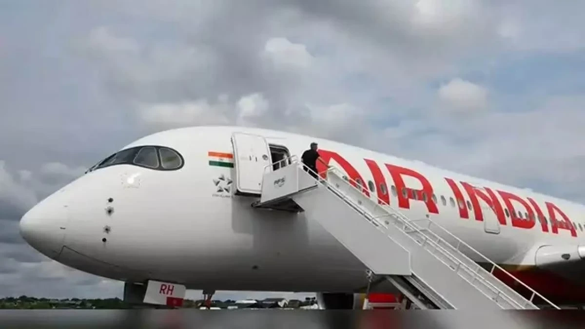 एयर इंडिया विमान इंजन में आग लगी, इमरजेंसी लैंडिंग
