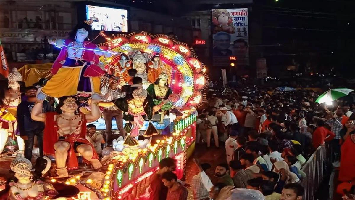 रायपुर में गणेश विसर्जन झांकियां, कड़ी सुरक्षा व्यवस्था