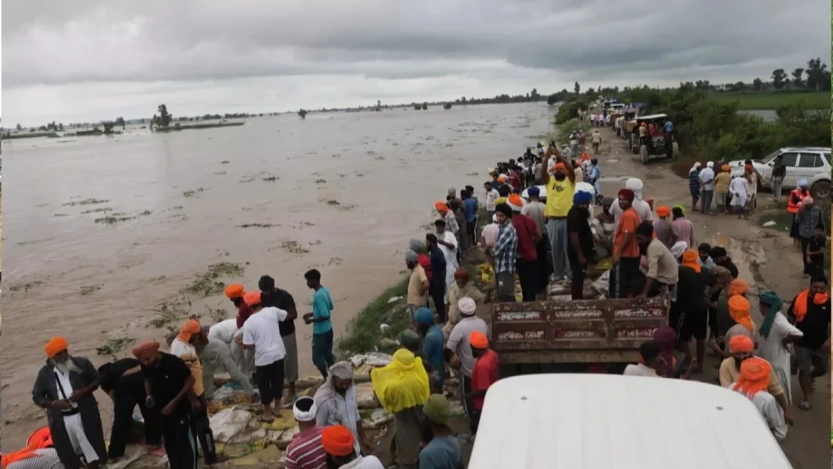 पंजाब में 37 साल बाद बाढ़, 30 मौतें हुईं