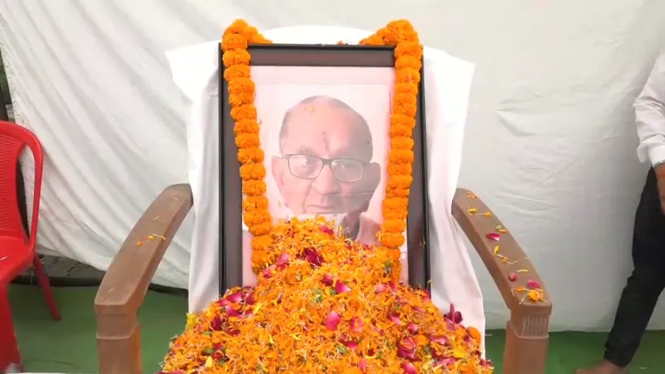 मुख्यमंत्री साय ने शांताराम को रायपुर में श्रद्धांजलि दी