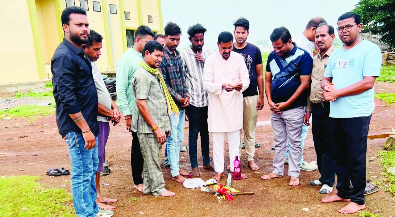 खरोरा में विकास कार्यों का भूमि पूजन