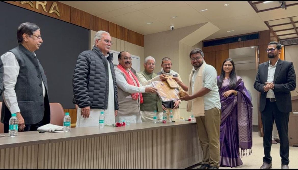 उप मुख्यमंत्री अरुण साव, पूर्व मुख्यमंत्री भूपेश बघेल और