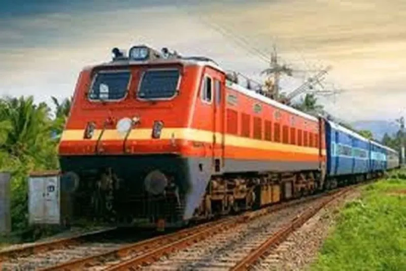 रेल यात्रियों के लिए बड़ी खबर: 7 ट्रेनें रद्द