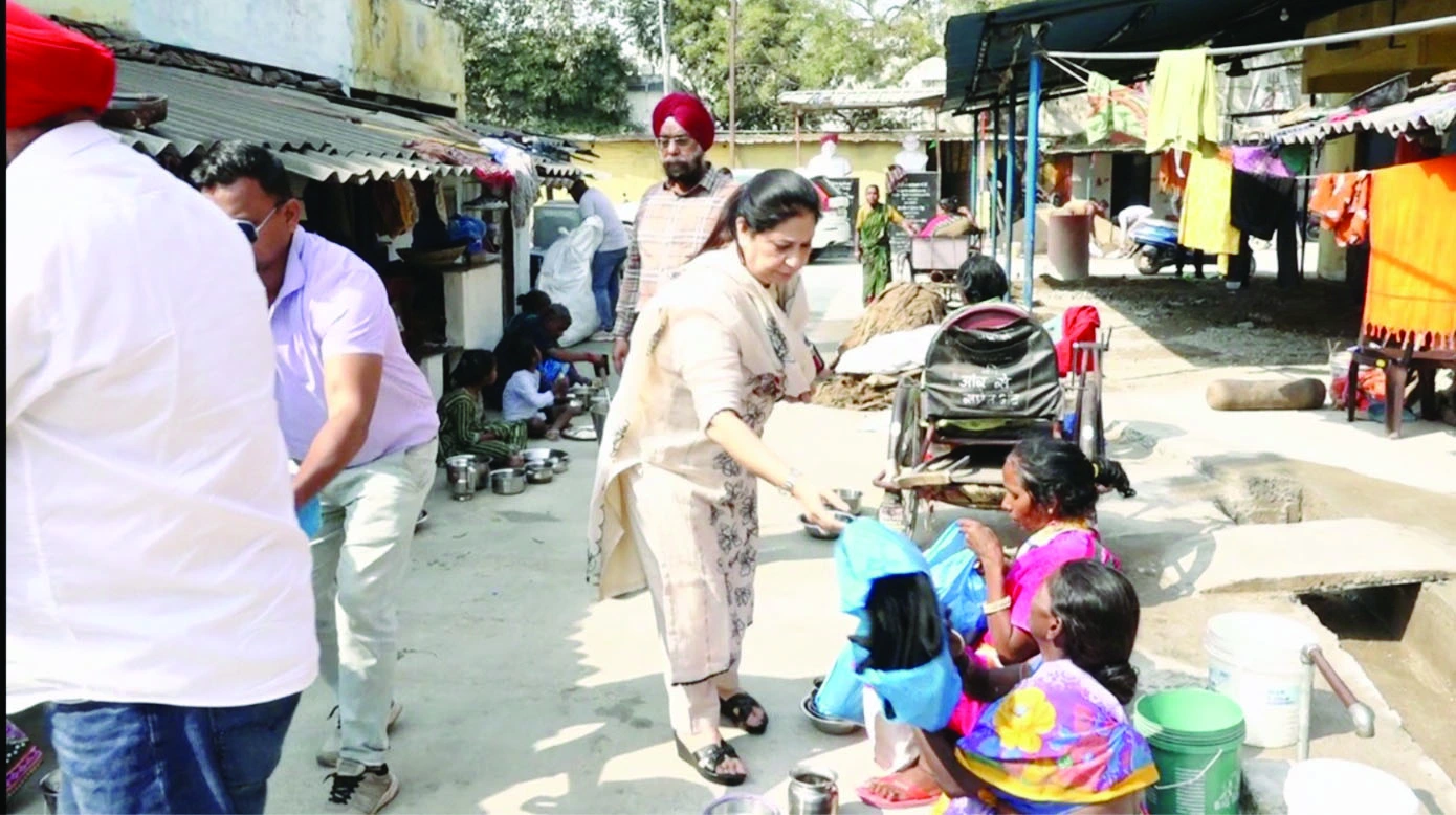 स्व. प्रकाश कौर की स्मृति में सेवा