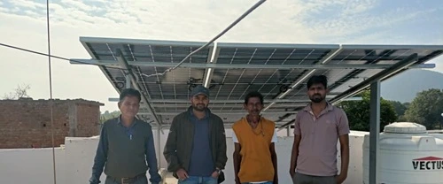 सोलर पैनल से दूर हुई चिंताराम की बिजली बिल