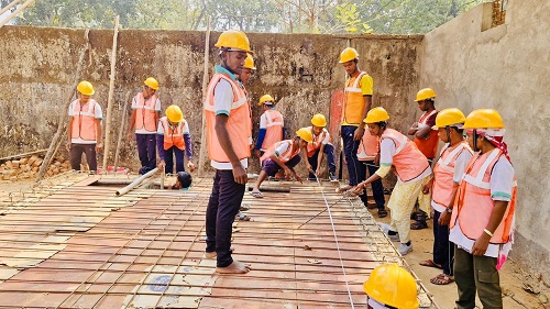 आत्मसमर्पित नक्सलियों के जीवन में नई शुरुआत