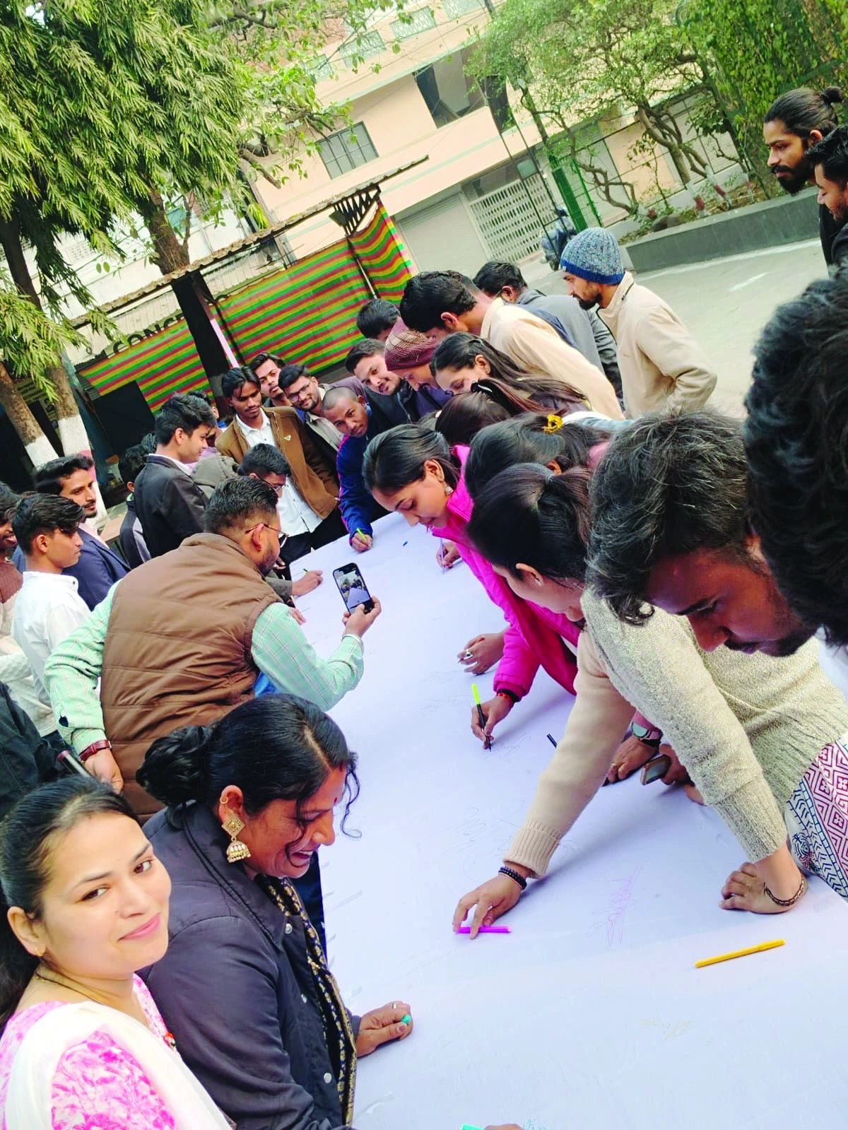 गणतंत्र दिवस पर युवाओं ने पर्यावरण जागरूकता अभियान
