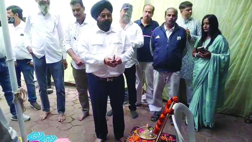 होरा ने फहराया तिरंगा, दी शुभकामनाएं