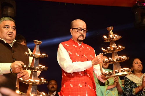 राज्यपाल रमेन डेका ने की महानदी की भव्य महाआरती